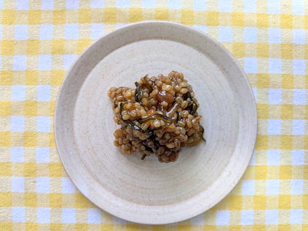 皿に盛った島原納豆みそ